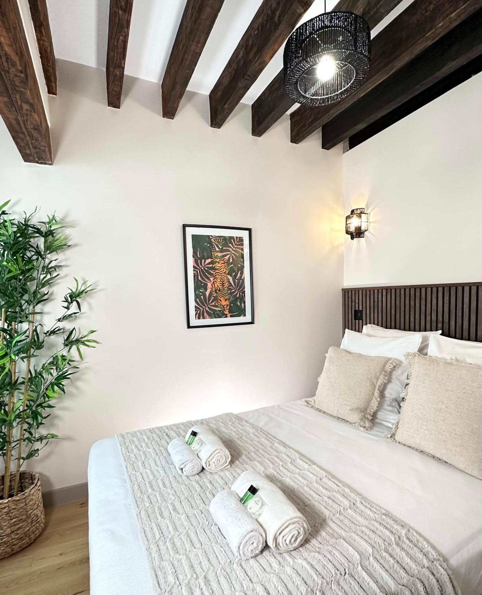 Le Marais' Finest Luxurious Apartment Paris Exterior foto